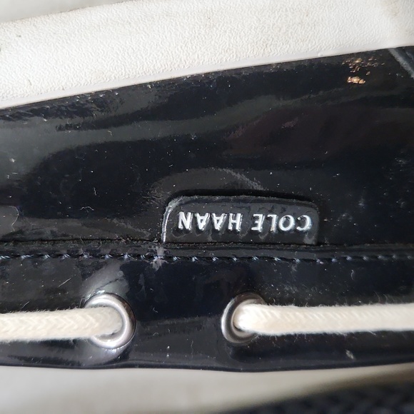 Cole Haan navy patent leather boat shoes in great condition! Size 7.5 - Picture 5 of 7